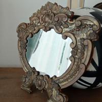 Una cartagloria antica con specchio