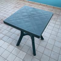 Tavolo in plastica