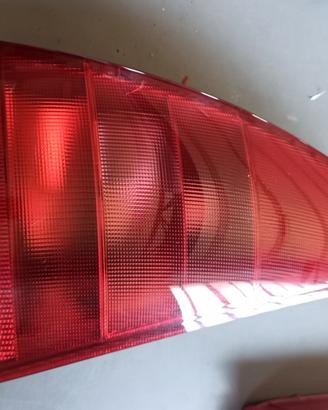 CITROEN C3 PRIMA SERIE FANALE POSTERIORE DESTRO US