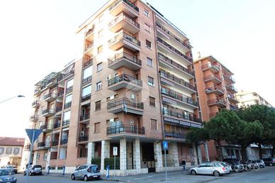 2 LOCALI A TORINO