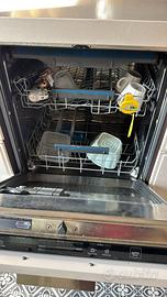 Lavastoviglie a incasso 12 coperti Electrolux