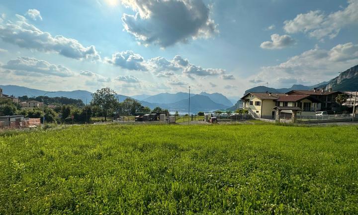 Terreno edificabile con progetto