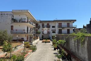 3 LOCALI A RIPOSTO