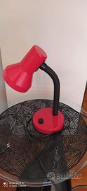 Lampada da tavolo rossa