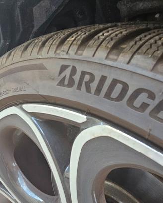 4 Bridgestone Invernali 235/40 R20 DOT23