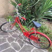 Bici da donna rossa usata