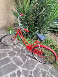 Bici da donna rossa usata