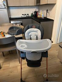 Seggiolone evolutivo maxi cosi  con vassoio
