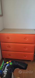Cassettiera con tre cassetti come nuova
