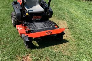 Trattorino tagliaerba Ariens raggio zero 18cv