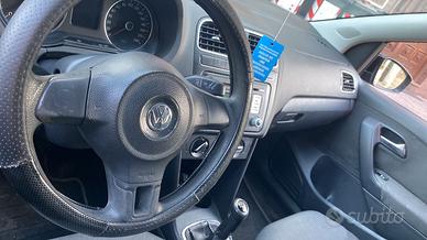 VOLKSWAGEN Polo 5ª serie - 2011
