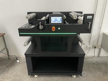 Fustellatrice digitale per etichette adesive