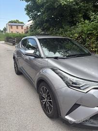TOYOTA C-HR 1.8 HYBRID