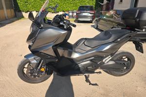 Honda Forza 750 2025