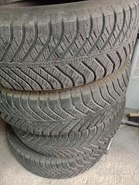 Gomme  good year 4 stagioni 215/60r17