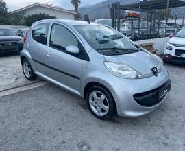 PEUGEOT 107 1.0 68cv 5p Sweet Years