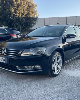 VOLKSWAGEN PASSAT - 2.0 TDI - HIGHLINE BLUE MOTION