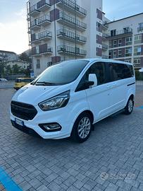 Ford tourneo cusom  2021 automatico 8 posti