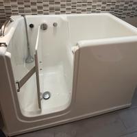 Vasca per anziani o disabili con sportello