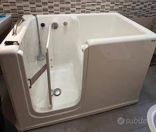 Vasca per anziani o disabili con sportello