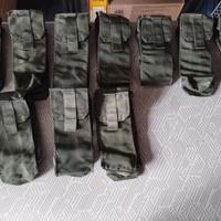 Porta caricatori per munizioni militare.