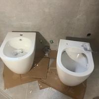 Coppia sanitari nuovi