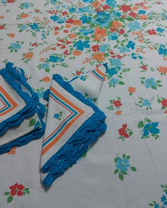 Tovaglia rotonda con bordo uncinetto 