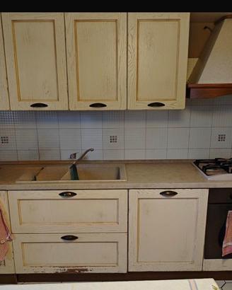 Come da foto senza forno e lavastoviglie