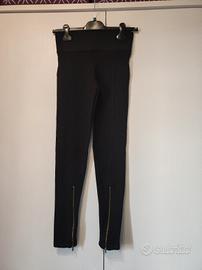 Leggins elasticizzati con zip dorate 
