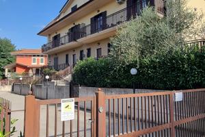 Duplex in parco 135 mq con box auto e giardino