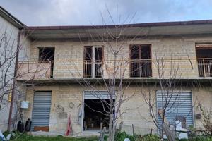 BIFAMILIARE A TOCCO CAUDIO