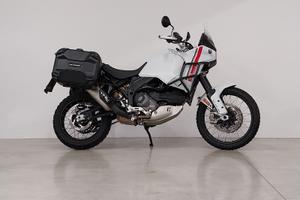 Ducati Desertx 2024 Con valige e barre paramotore