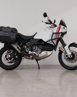 Ducati Desertx 2024 Con valige e barre paramotore