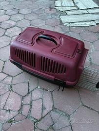 Trasportino per animali di piccola taglia.