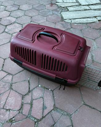 Trasportino per animali di piccola taglia.