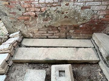 Soglie / gradini in trachite dei Colli Euganei