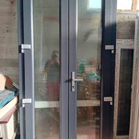 Porta finestra pvc con serratura L 113 x 233 H 