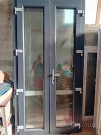 Porta finestra pvc con serratura L 113 x 233 H 