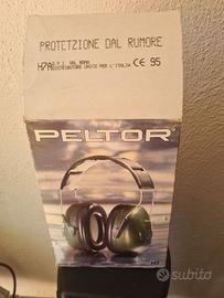 - Le cuffie auricolari 3M™ Optime™ II PELTOR™ sono