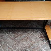 Tavolino vintage con portariviste