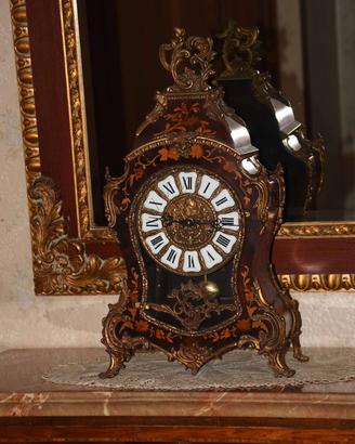 Orologio da tavolo in stile Luigi XV con movimento