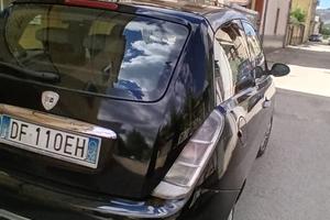 Auto Ypsilon 1.2 Modamilano (44 kw)