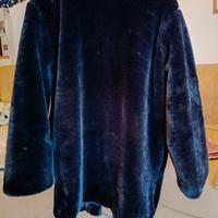 Giacca in pelo sintetico.