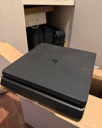 PS4 Slim 500 gb + 2 joystick e giochi + TV led 27”