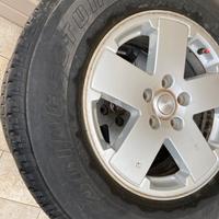 Gomme 255/70 R18 e cerchi in lega