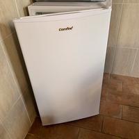 Frigorifero Comfeè bianco da 93 litri