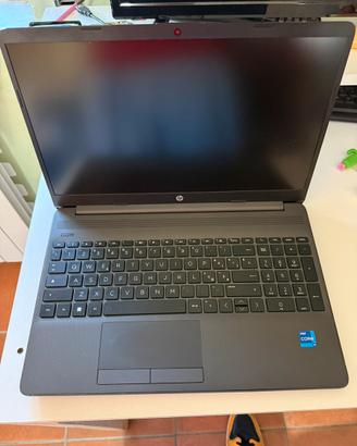 HP 250 G9 - Intel i7 12a Gen /16gb RAM/256Gb SSD