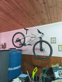 Mountain bike Race 900