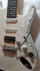 Chitarra elettrica tipo Fender stratocaster HSS