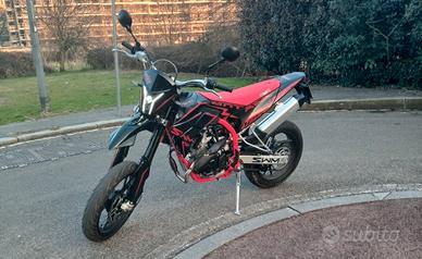 moto swm sm 125 2025